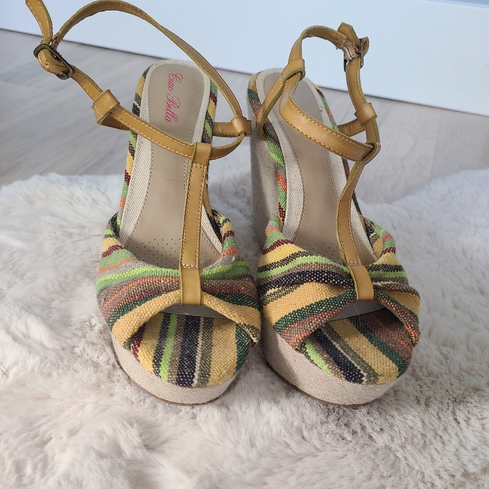 NWOT Ciao Bella stripe wedge sandals size 9